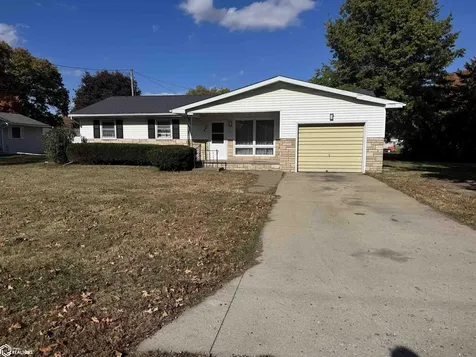 534 Jefferson Street Wapello IA 52653