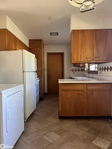 534 Jefferson Street Wapello IA 52653