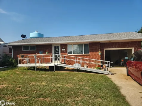 614 N First Street Knoxville IA 50138