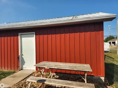 614 N First Street Knoxville IA 50138