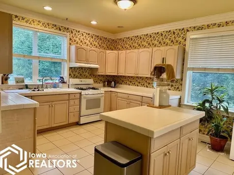 1845 Crystal Springs Lane Fairfield IA 52556