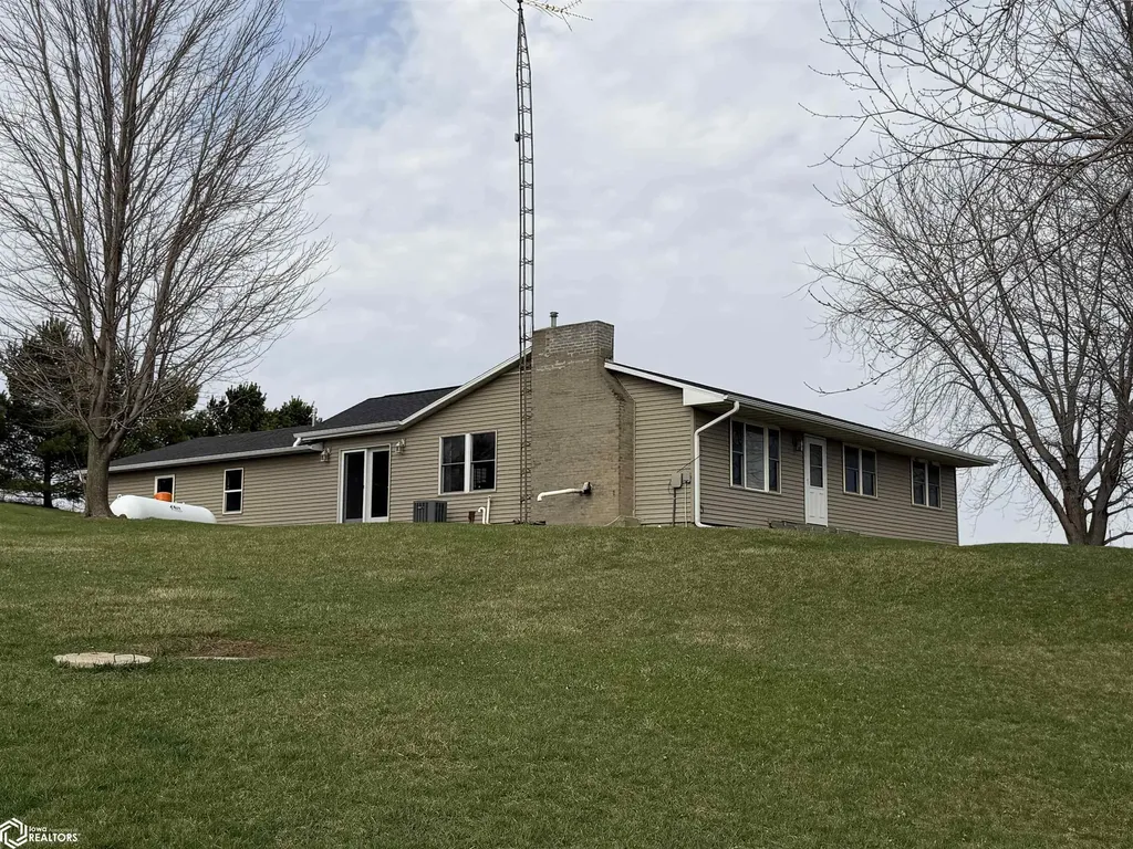 379 460th Avenue Grinnell IA 50112