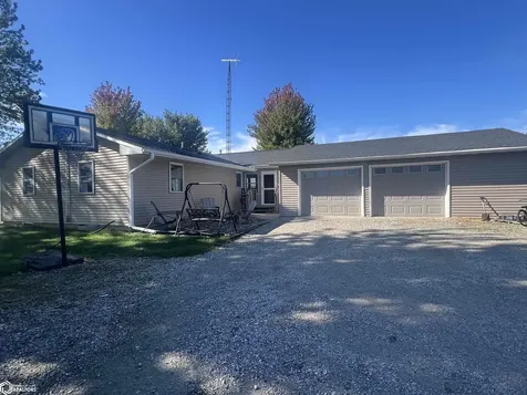 379 460th Avenue Grinnell IA 50112