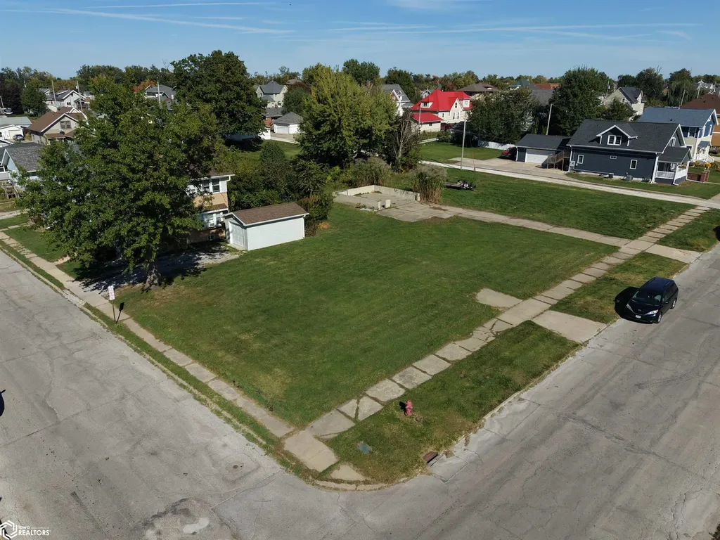 709 W State Street Marshalltown IA 50158