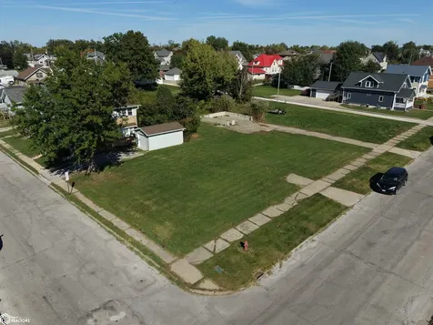 709 W State Street Marshalltown IA 50158