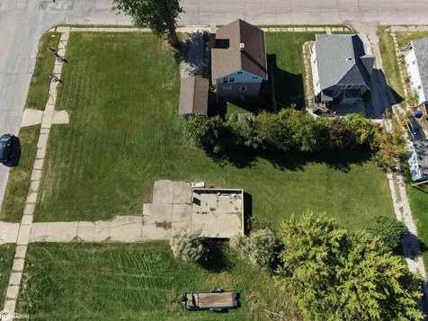 709 W State Street Marshalltown IA 50158