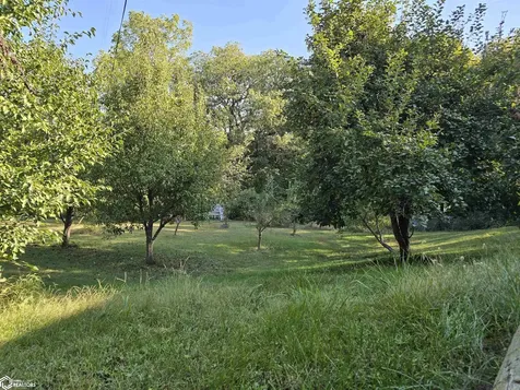 9918 F Avenue Wapello IA 52653