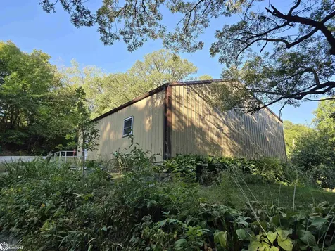 9918 F Avenue Wapello IA 52653