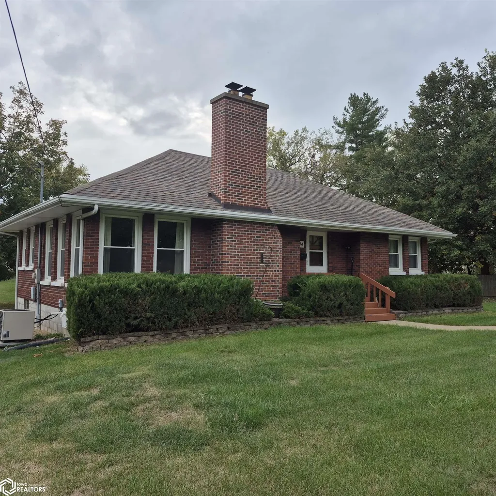 444 Crestview Ottumwa IA 52501