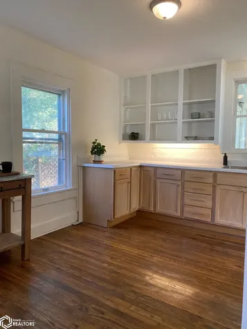 306 W Monroe Avenue Fairfield IA 52556
