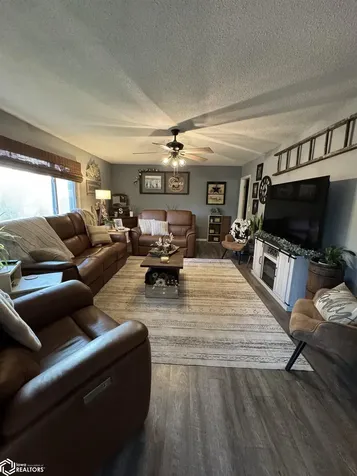 1007 W Spring Street Sigourney IA 52591