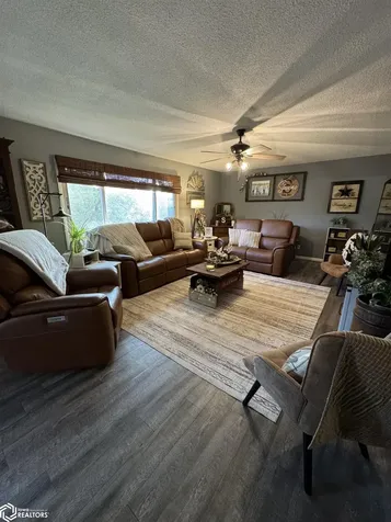 1007 W Spring Street Sigourney IA 52591
