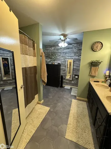1007 W Spring Street Sigourney IA 52591