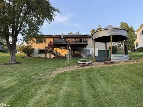 1007 W Spring Street Sigourney IA 52591
