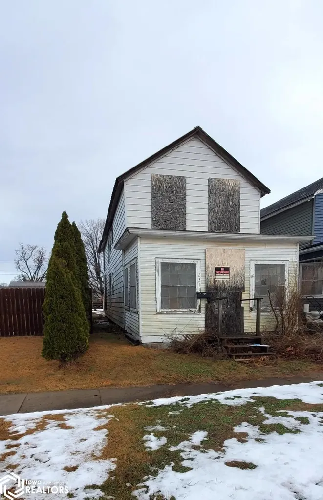 2315 Avenue J Fort Madison IA 52627