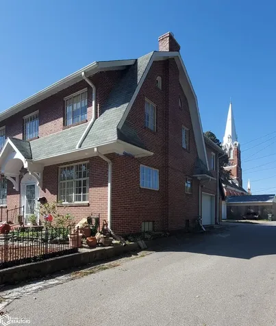 415 10th Fort Madison IA 52627