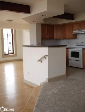 105 1/2 W Washington Street Sigourney IA 52591