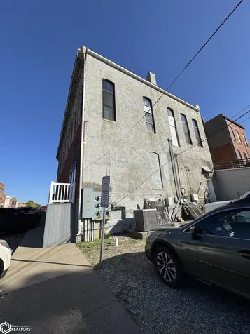 105 1/2 W Washington Street Sigourney IA 52591