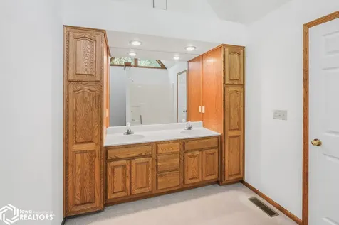 10 Bell Drive Ottumwa IA 52501