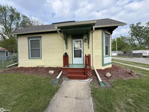 301 N 6th Street Fairfield IA 52556