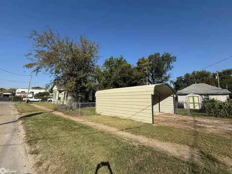 301 N 6th Street Fairfield IA 52556