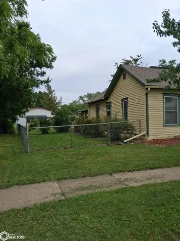 301 N 6th Street Fairfield IA 52556