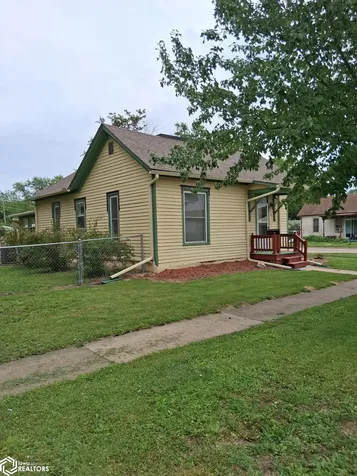 301 N 6th Street Fairfield IA 52556