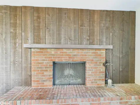 402 Hawthorne Place Keokuk IA 52632