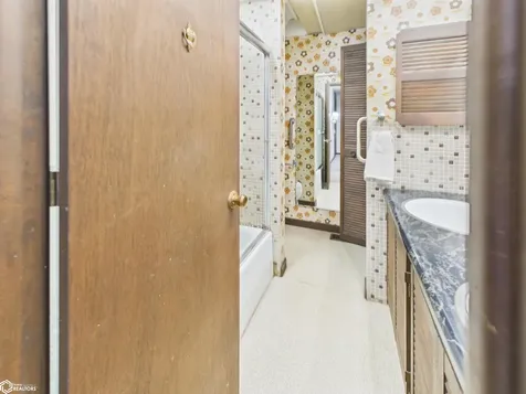402 Hawthorne Place Keokuk IA 52632