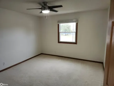660 Briarstone Dr. Unit #5 Mason City IA 50401