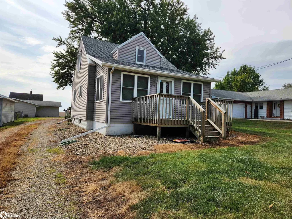 505 Mowery Street Traer IA 50675