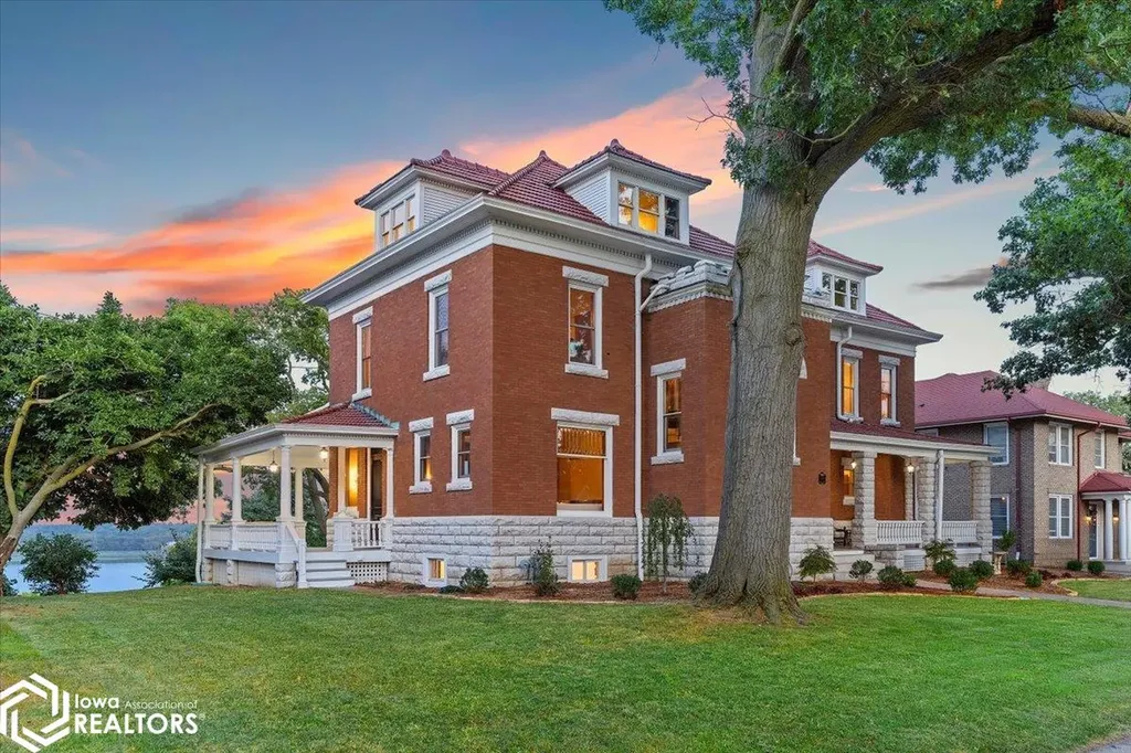729 Grand Avenue Keokuk IA 52632