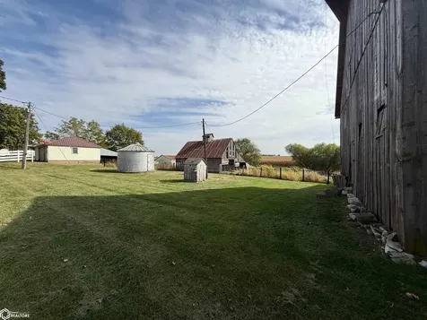 16040 Route W40 Bonaparte IA 52630