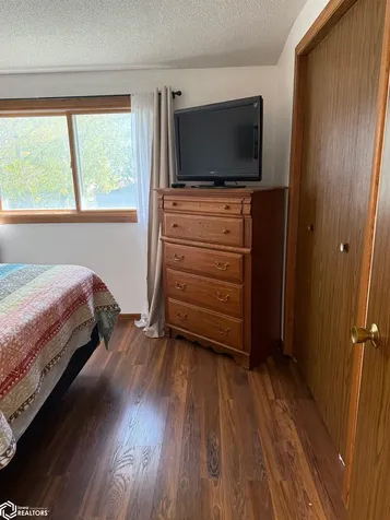 16040 Route W40 Bonaparte IA 52630