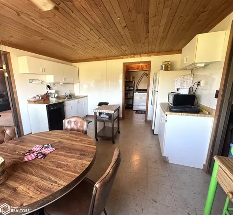 10551 160th Avenue Moravia IA 52571