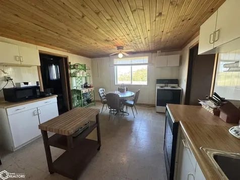 10551 160th Avenue Moravia IA 52571