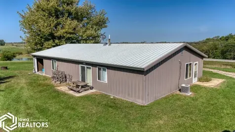 10551 160th Avenue Moravia IA 52571