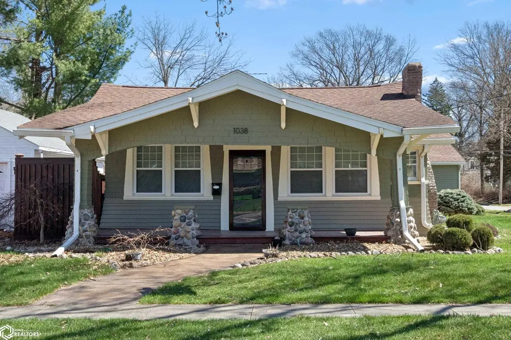 1038 S Starr Avenue Burlington IA 52601
