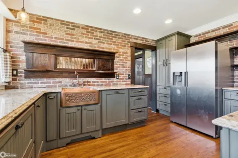 1038 S Starr Avenue Burlington IA 52601