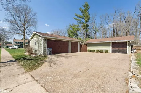 1038 S Starr Avenue Burlington IA 52601