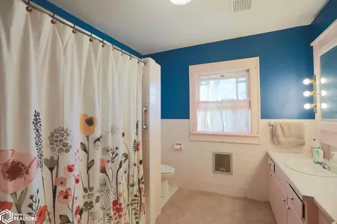 610 5th Street Gladbrook IA 50635