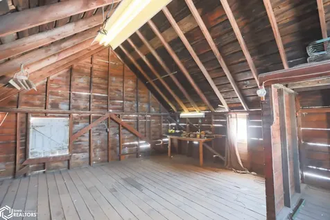 610 5th Street Gladbrook IA 50635