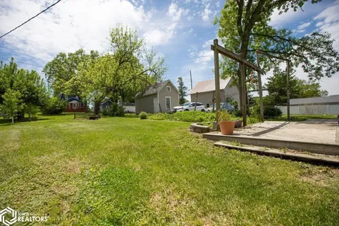 610 5th Street Gladbrook IA 50635