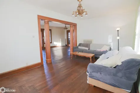 610 5th Street Gladbrook IA 50635
