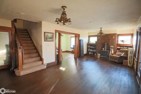 610 5th Street Gladbrook IA 50635