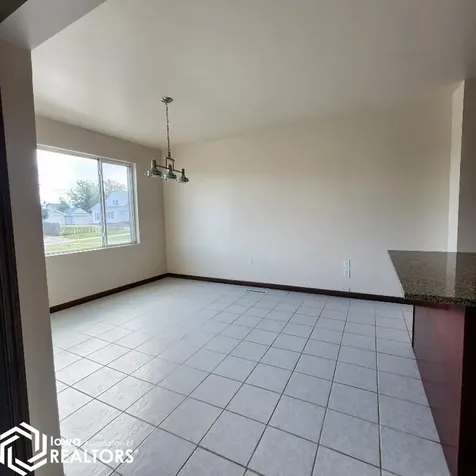 604 W Boone Street Marshalltown IA 50158