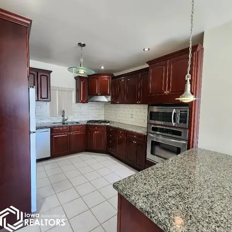 604 W Boone Street Marshalltown IA 50158