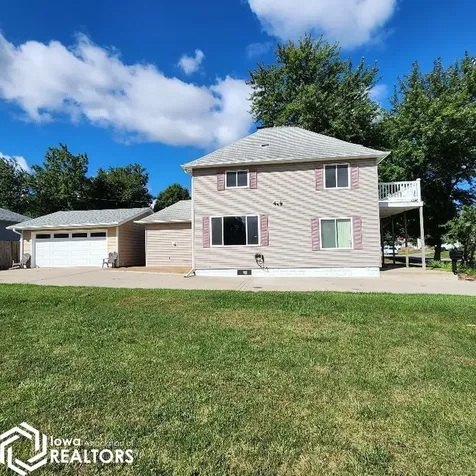604 W Boone Street Marshalltown IA 50158