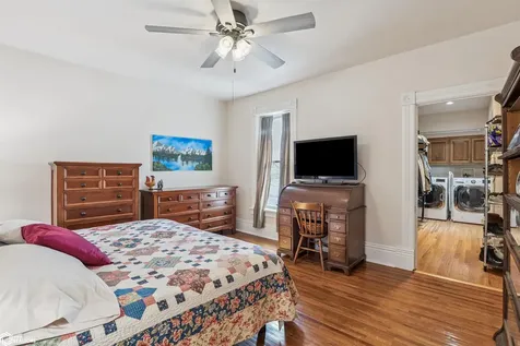 1204 3rd Avenue Grinnell IA 50112