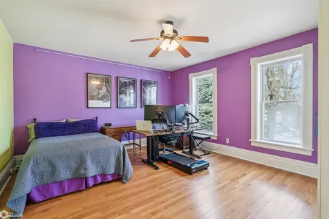 1204 3rd Avenue Grinnell IA 50112